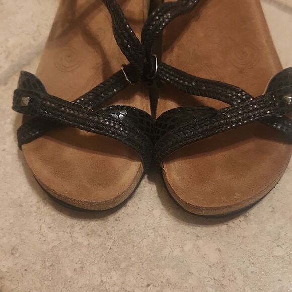 Taos Women's "Ziggie" Black Snakeskin-Print Sandals Size 6-6.5 - Picture 4 of 9